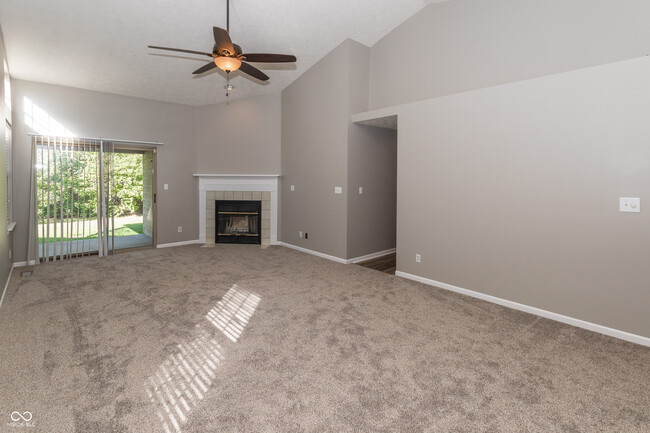Building Photo - 10768 Belair Dr