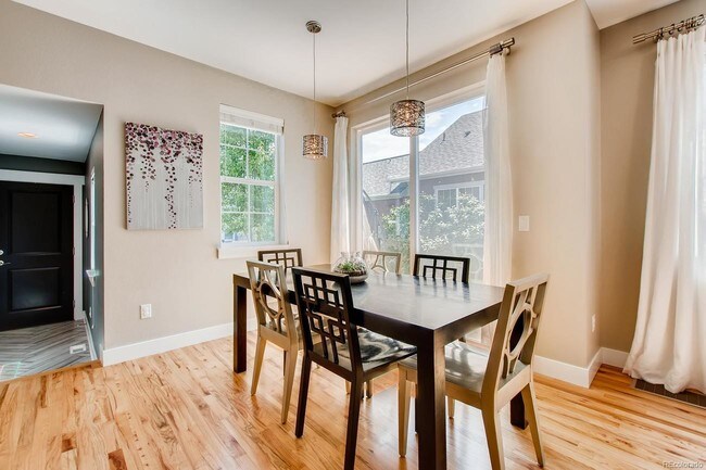 Foto del edificio - 2832 Grand Lake Dr