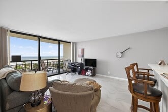 Building Photo - 5220 Seawall Blvd
