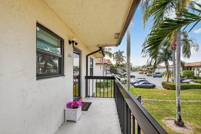 Foto del edificio - 7142 Golf Colony Ct