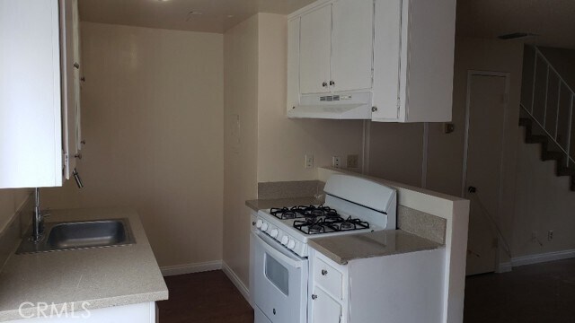 Building Photo - 563 E Colorado Ave