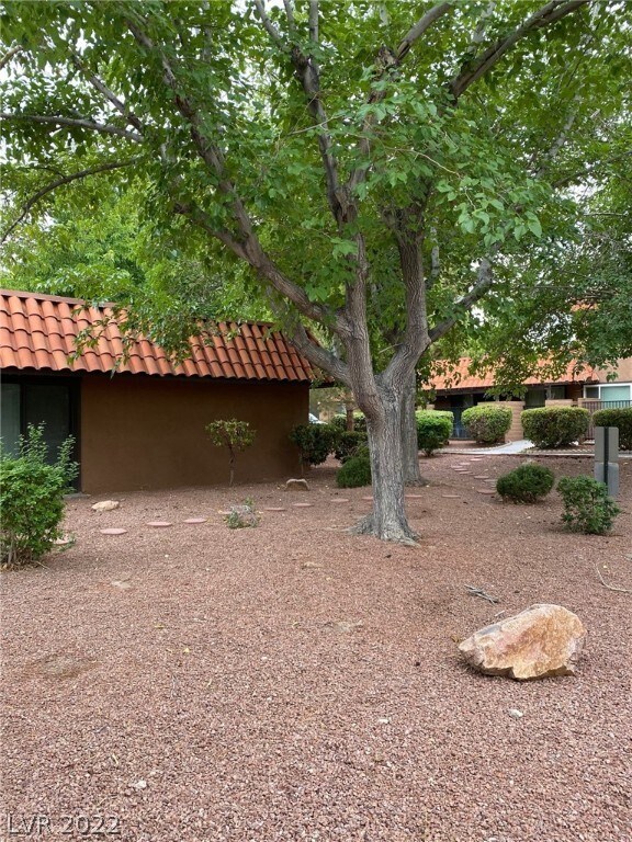 Building Photo - 6620 Bubbling Brook Dr
