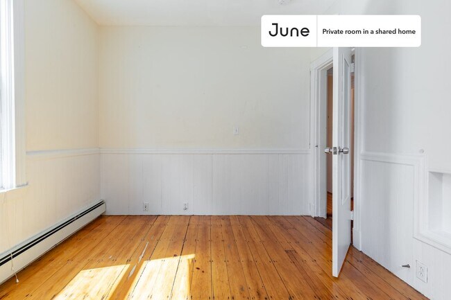 Building Photo - Room in Shared 4 bed/1.5 bath home