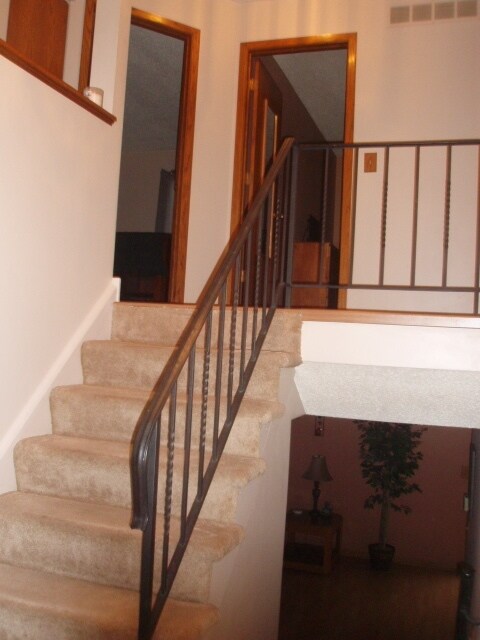 Building Photo - 1733 Howe Ln