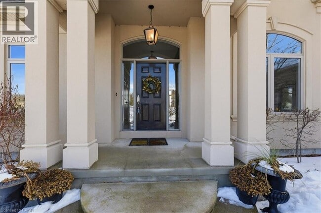 Building Photo - 86 Canters Close