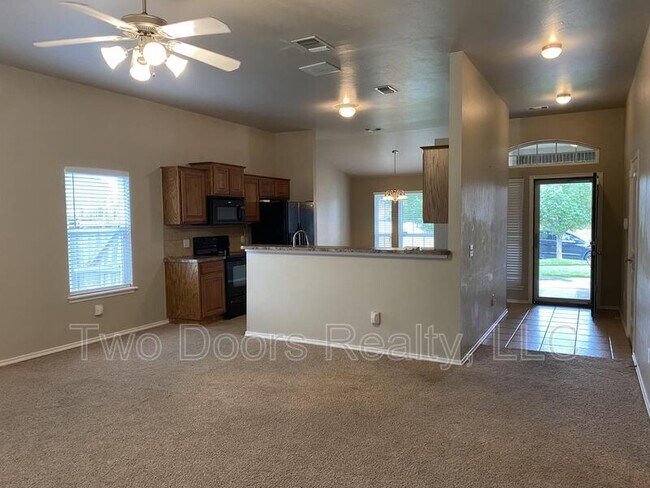 Building Photo - 18101 Viento Dr