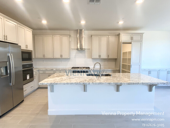 Building Photo - 525 Kings Peak Ct
