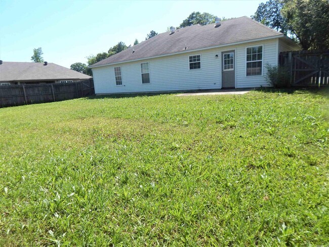 Building Photo - 224 Timberlake Dr