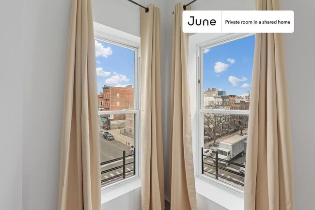 Foto del edificio - Room in Shared 4 bed/2 bath home