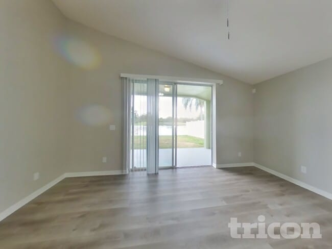 Building Photo - 31136 Whinsenton Dr