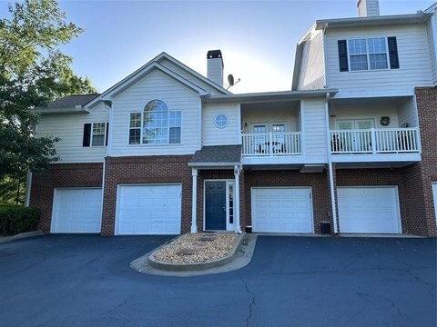 Foto principal - 304 Spring Heights Ln