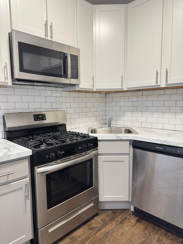 6259 Lakewood 3 bedroom - 6257 Lakewood