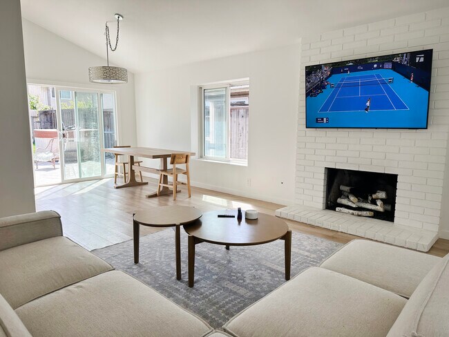 Foto del edificio - 2940 Luff Ct