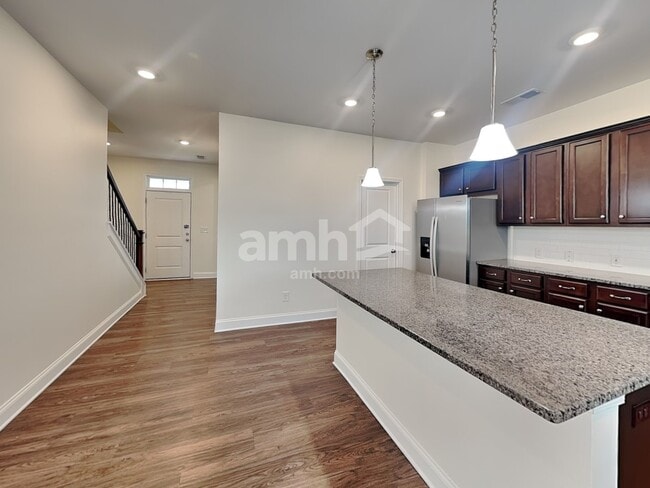 Building Photo - 160 Twin River Dr