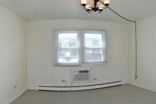 Building Photo - 5645 Edge Lake Dr