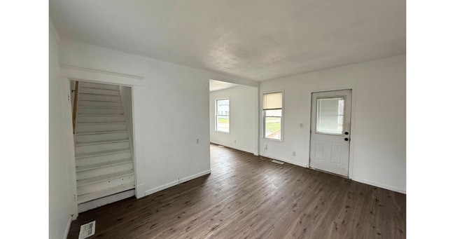 Building Photo - 207 Duane St