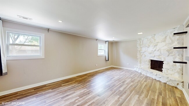 Building Photo - 8029 W 90th St