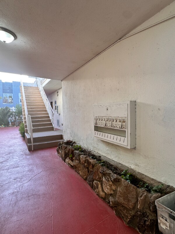 Foto del edificio - 707 N Genesee Ave