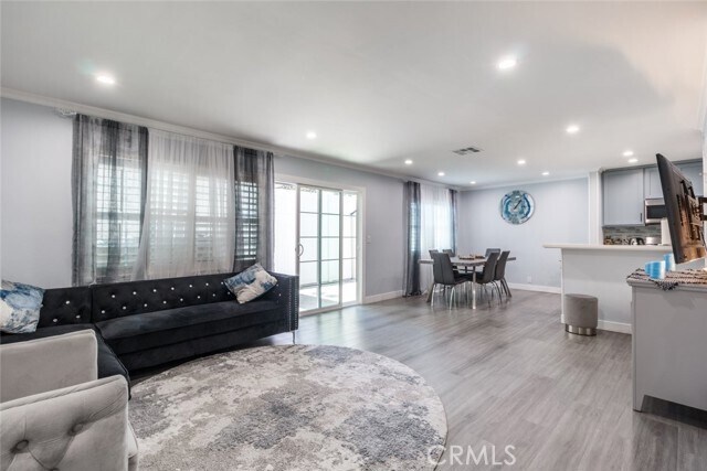 Building Photo - 7046 De Celis Pl