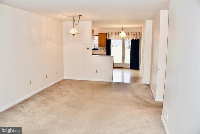 Building Photo - 2 bedroom in Newmanstown PA 17073