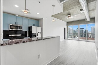 Building Photo - 943 Peachtree St NE