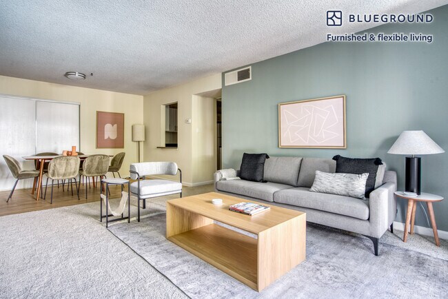 Foto del edificio - 75 W 5th Ave