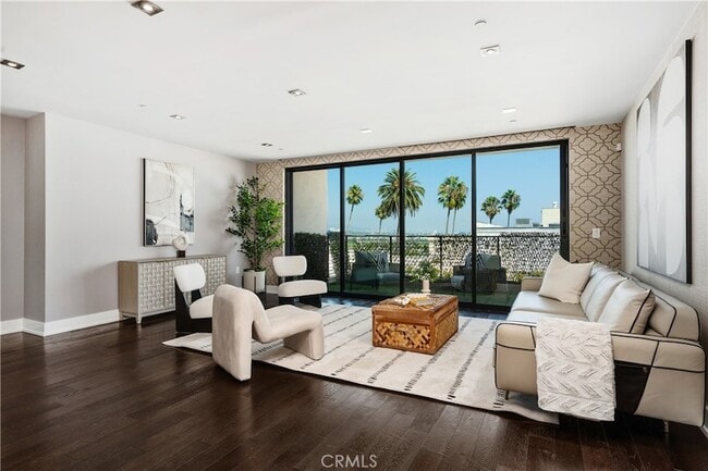 Building Photo - 432 N Oakhurst Dr