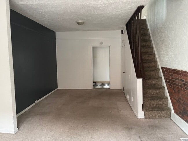 Photo - Great 2 bedroom available NOW! House