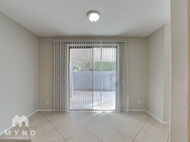 Foto del edificio - 2121 N 29th Pl