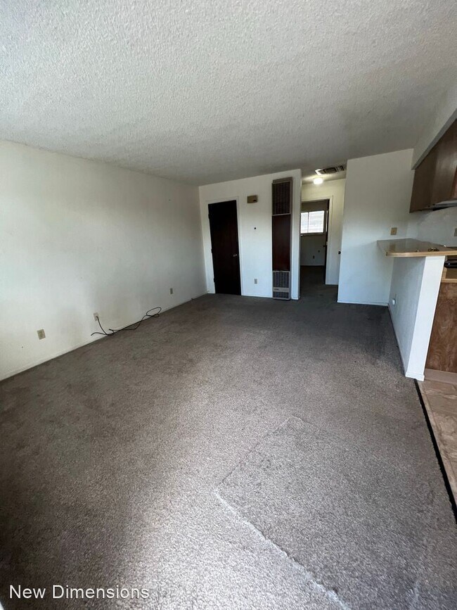Building Photo - 2 br, 1 bath House - 195 North Broadway St...