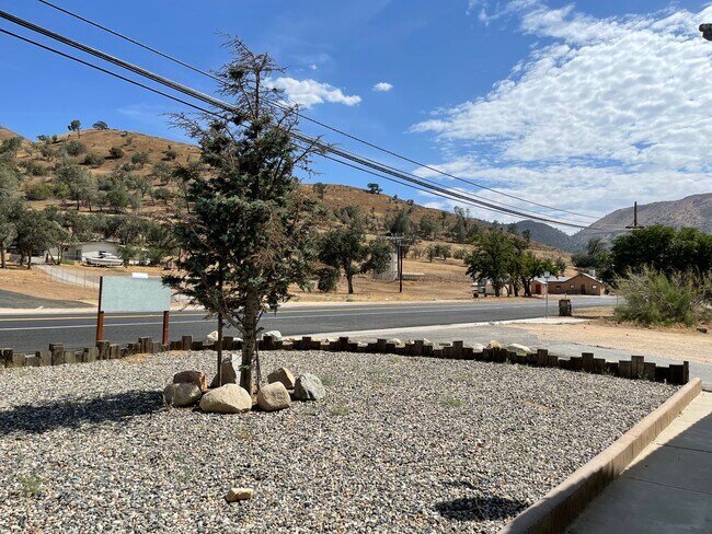 Building Photo - 4009 Lake Isabella Blvd