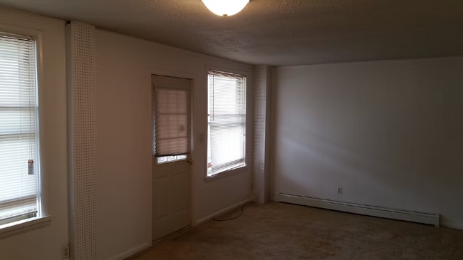 Building Photo - 114 1st Ave SW