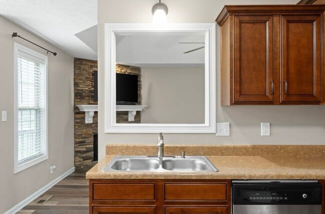 Building Photo - 3741 Silver Fox Ct