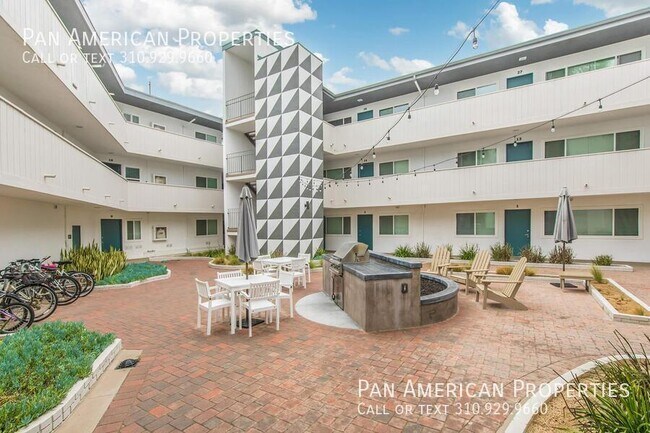 Foto del edificio - 4034 S Pacific Ave