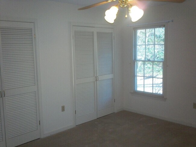 Foto del edificio - 1075 Arnaud St