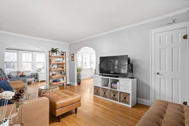 Foto del edificio - 5426 Broadway St