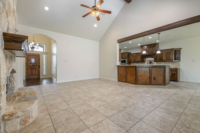 Foto del edificio - Available for Immediate Move in! Two-Story...