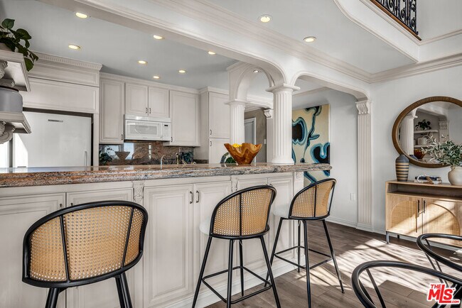 Foto del edificio - 833 Ocean Ave