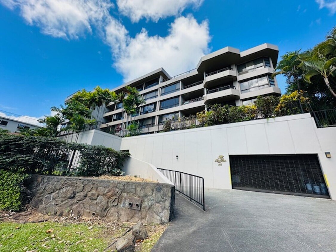 Foto principal - 2 Bedroom, 2 Bathroom, 2 Parking (Iolani P...