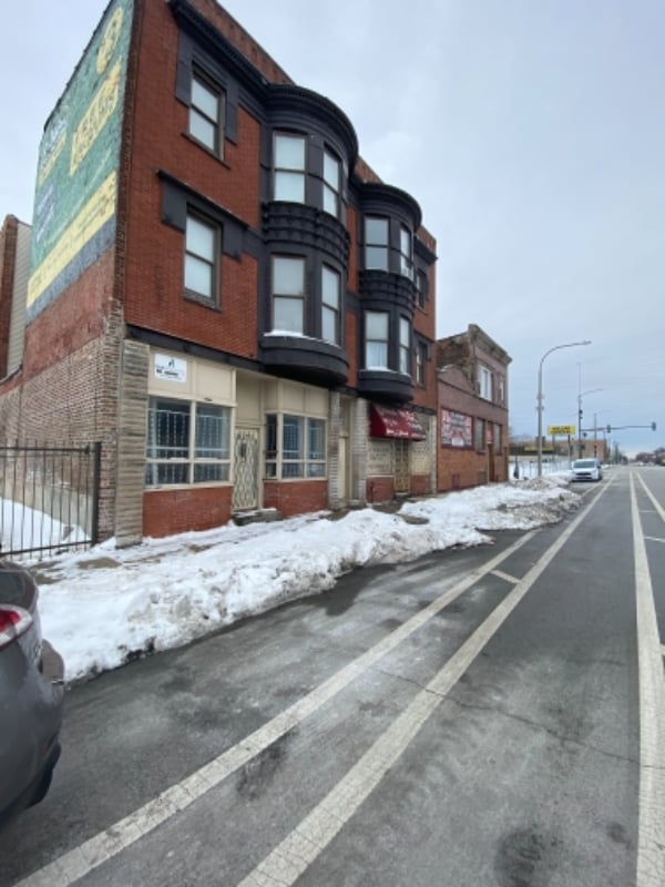 Primary Photo - 615 E Pershing Rd