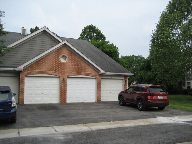 Foto del edificio - 329 Pembroke Ct