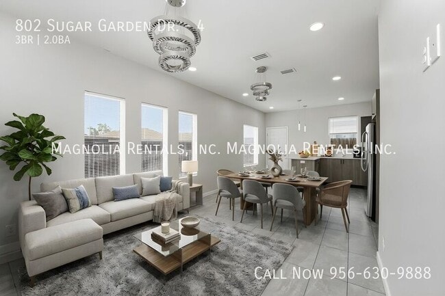 Building Photo - 802 Sugar Gdn Dr