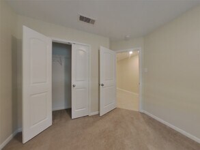 Building Photo - 821 Painted Bison Dr