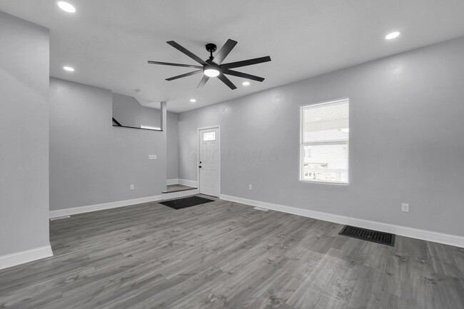 Foto del edificio - 863 E 3rd Ave