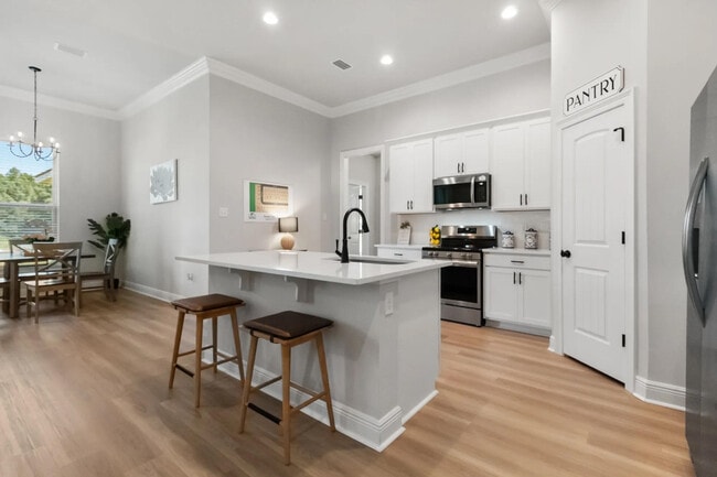 Building Photo - 2703 Louis Cir