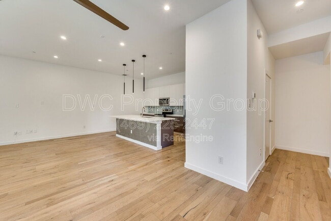 Foto del edificio - 2711 Kimsey Dr