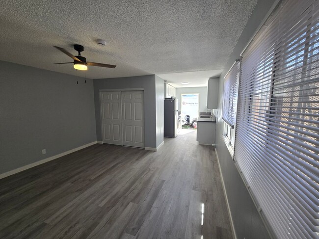 Foto del edificio - 317 Warren Ln