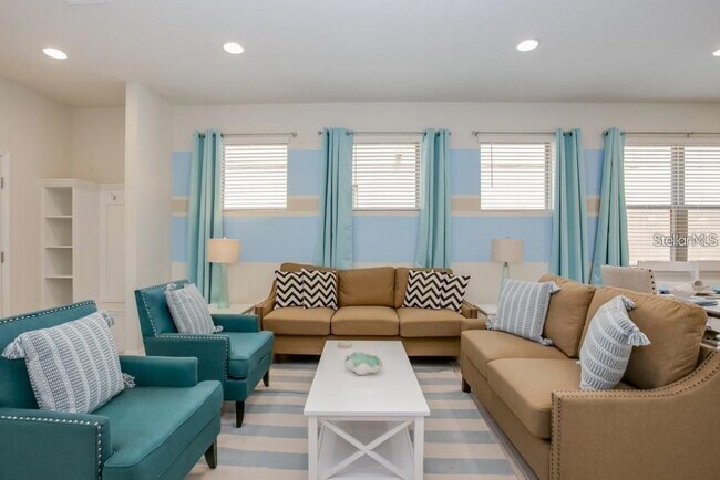 Foto del edificio - 8816 Corcovado Dr