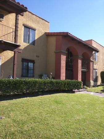 Casa Centralia Apartments - 20914 Bloomfield Ave