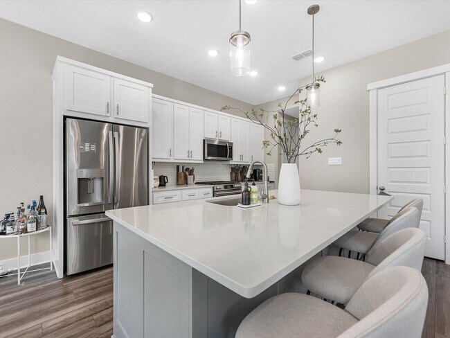 Building Photo - 16011 Mason Run Dr
